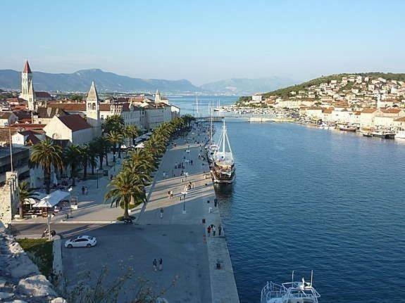 Villa Lizzi Trogir Exterior photo