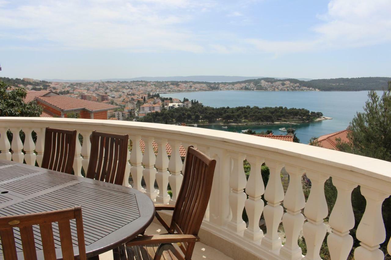 Villa Lizzi Trogir Exterior photo