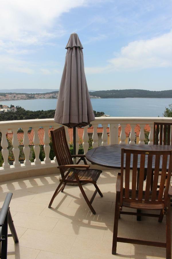 Villa Lizzi Trogir Exterior photo