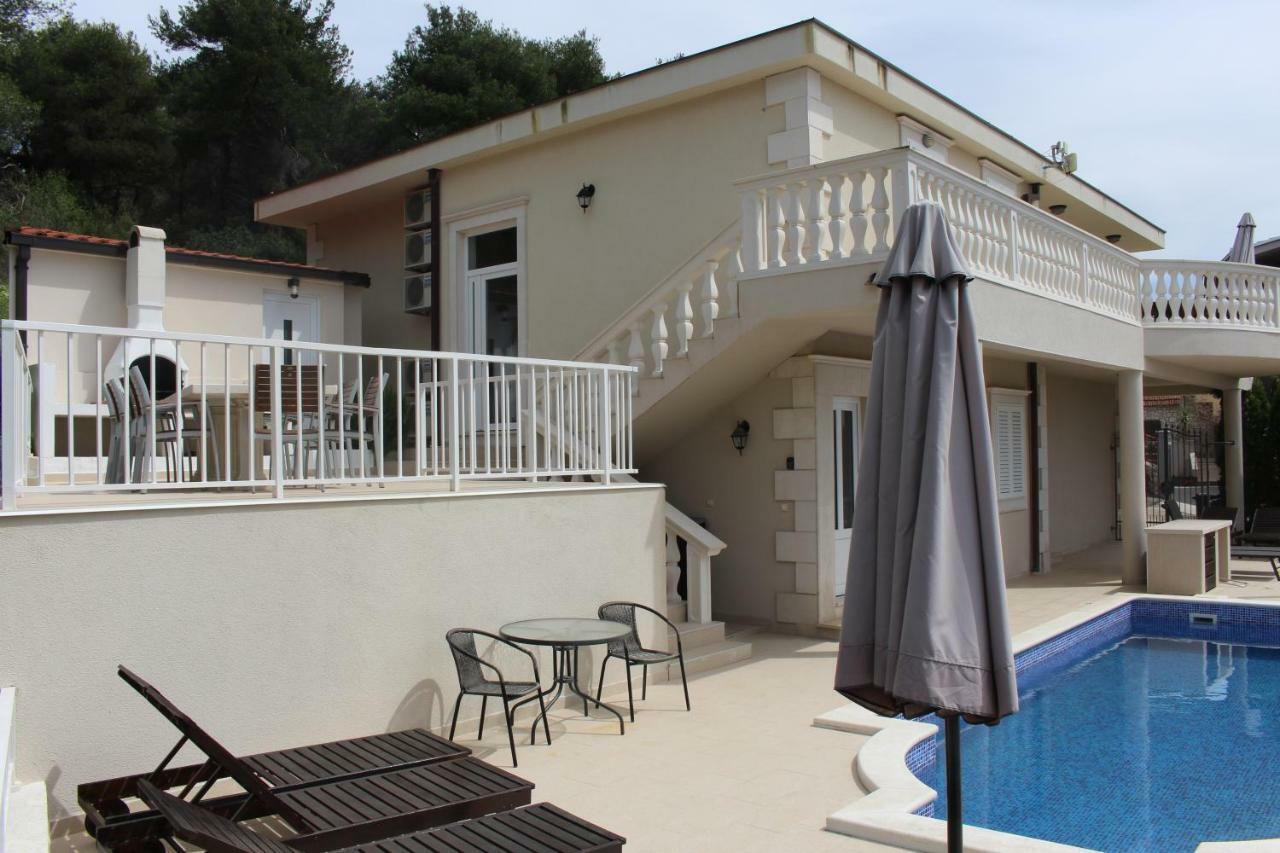 Villa Lizzi Trogir Exterior photo