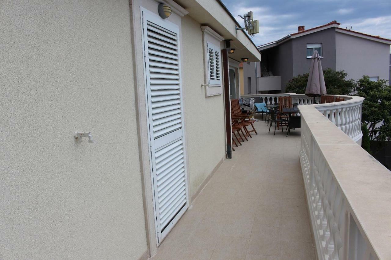 Villa Lizzi Trogir Exterior photo